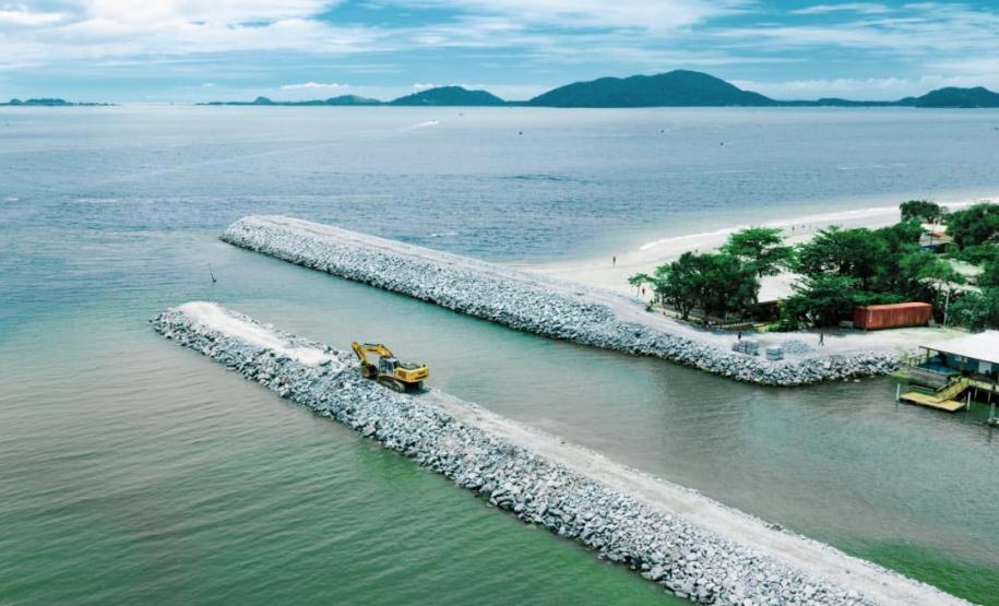 Revitalização do molhe de Pontal do Paraná alcança 92% e será concluída nos próximos dias