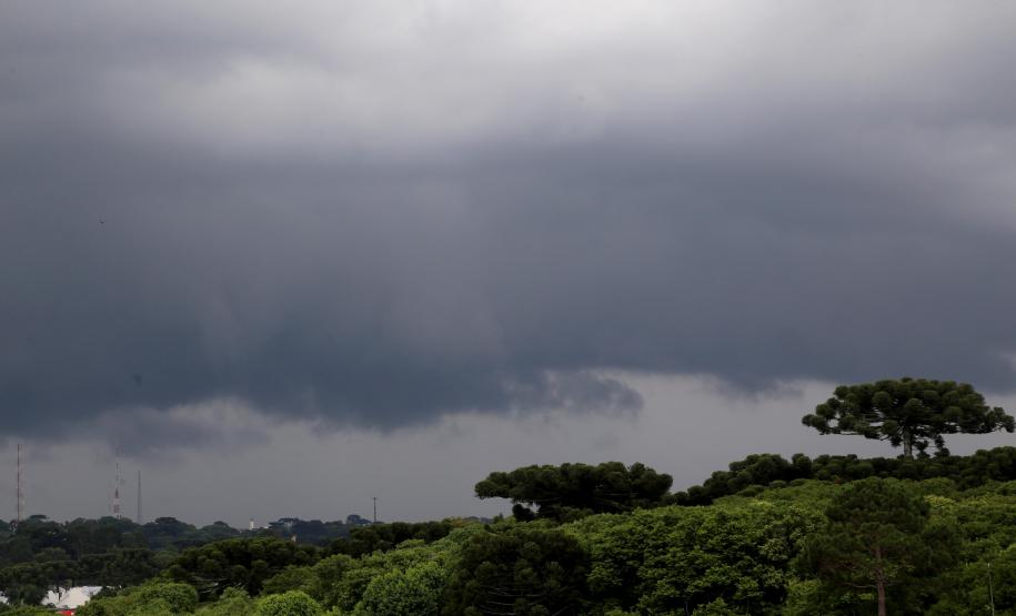 Ciclone extratropical no Rio Grande do Sul traz tempestades ao Paraná nesta semana