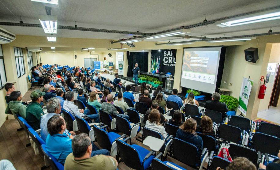 Instituto Água e Terra entregou nesta quinta-feira dez Planos de Manejo para as Unidades de Conservação (UCs). Nesta sexta-feira (12) será feito o repasse de 19 caminhonetes Ford Ranger