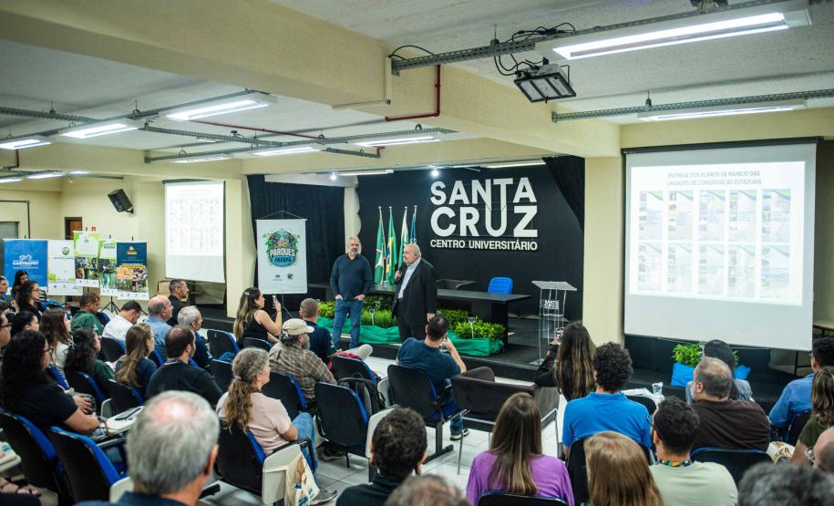Instituto Água e Terra entregou nesta quinta-feira dez Planos de Manejo para as Unidades de Conservação (UCs). Nesta sexta-feira (12) será feito o repasse de 19 caminhonetes Ford Ranger