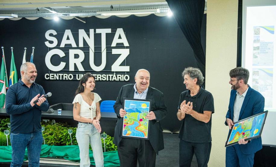 Instituto Água e Terra entregou nesta quinta-feira dez Planos de Manejo para as Unidades de Conservação (UCs). Nesta sexta-feira (12) será feito o repasse de 19 caminhonetes Ford Ranger