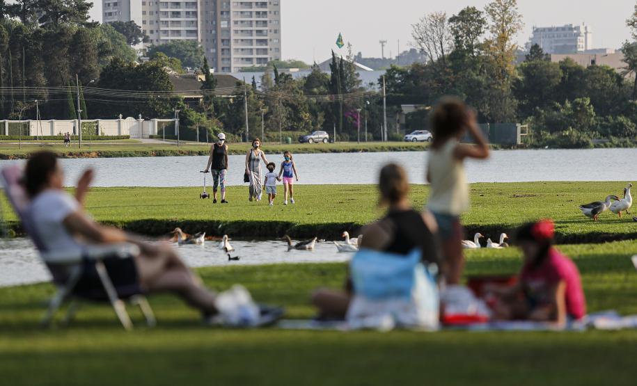 Temperaturas altas no Oeste e amenas no Leste: Paraná segue dividido no fim de semana