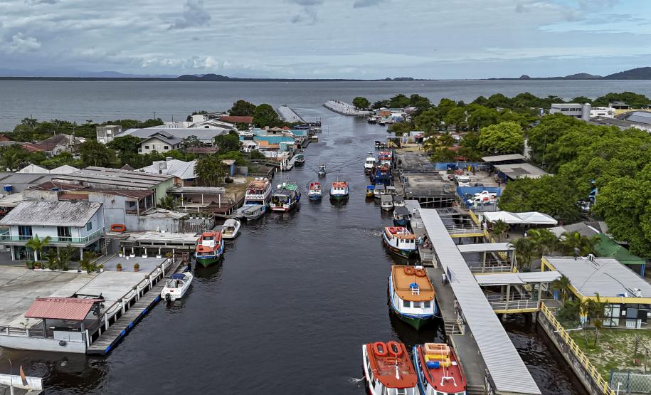 Com saneamento e inovações no acesso, Ilha do Mel ganha mais turistas e já projeta o futuro