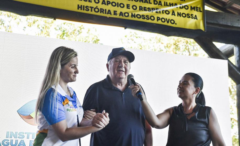Governo entrega praça de alimentação e regularização fundiária para famílias da Ilha do Mel