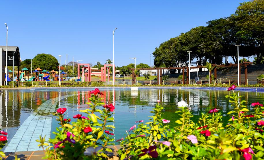 Governo do Estado, por meio do Instituto Água e Terra, entregou 22 novos parques urbanos em 2025.