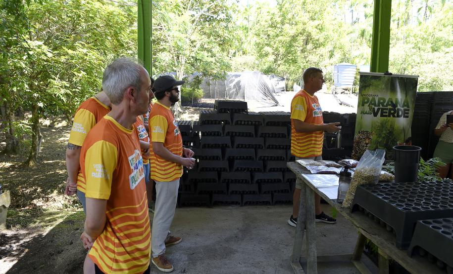 “Um dia no viveiro” mobiliza comunidade litorânea para a educação ambiental