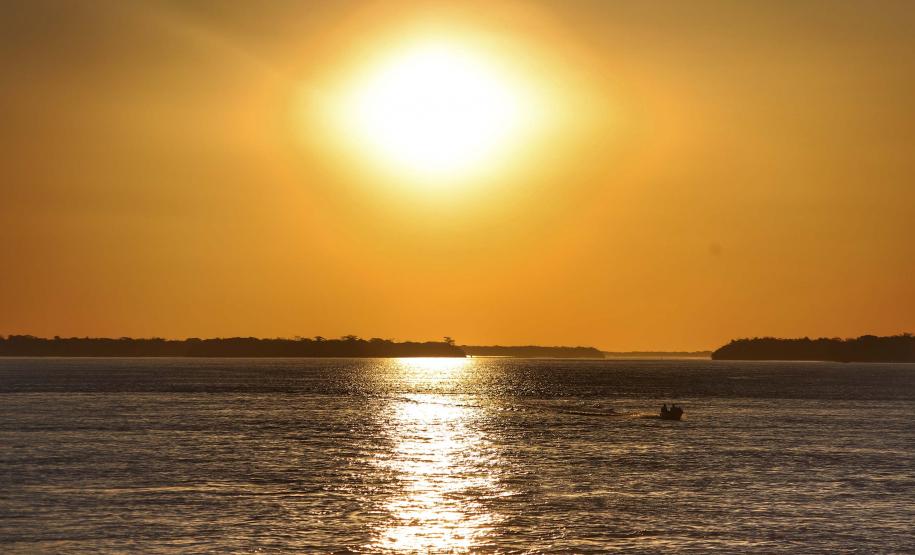Aviso meteorológico: sexta-feira com recordes de calor e sábado de tempestades no Paraná