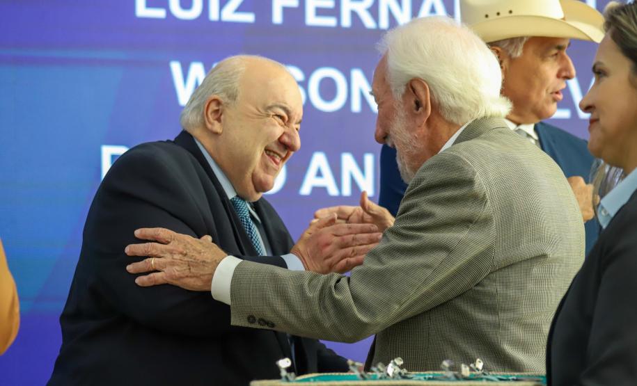 Greca é homenageado com Medalha de Mérito da Casa Militar