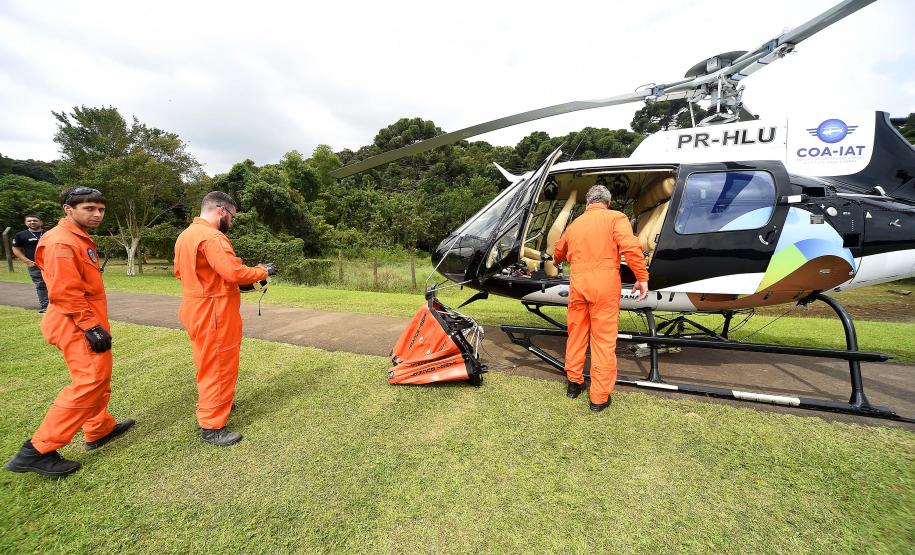 Centro de Operações Aéreas do IAT capacita pilotos para combate a incêndios