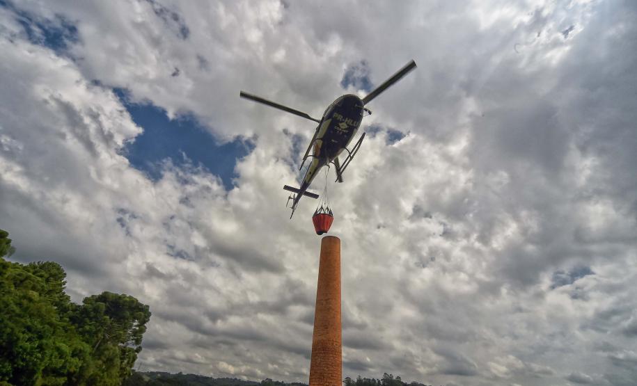 Centro de Operações Aéreas do IAT capacita pilotos para combate a incêndios
