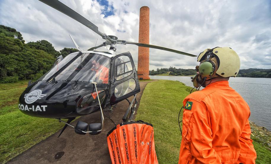 Centro de Operações Aéreas do IAT capacita pilotos para combate a incêndios