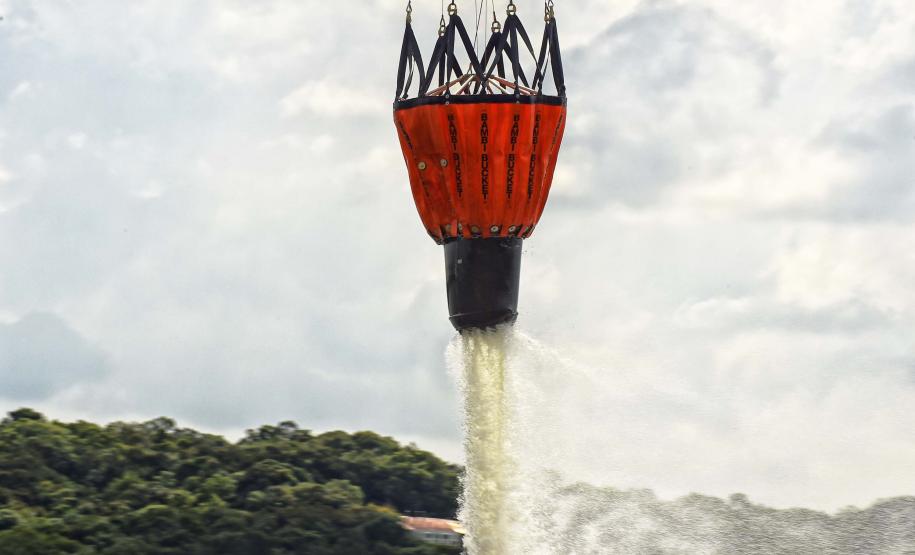 Centro de Operações Aéreas do IAT capacita pilotos para combate a incêndios