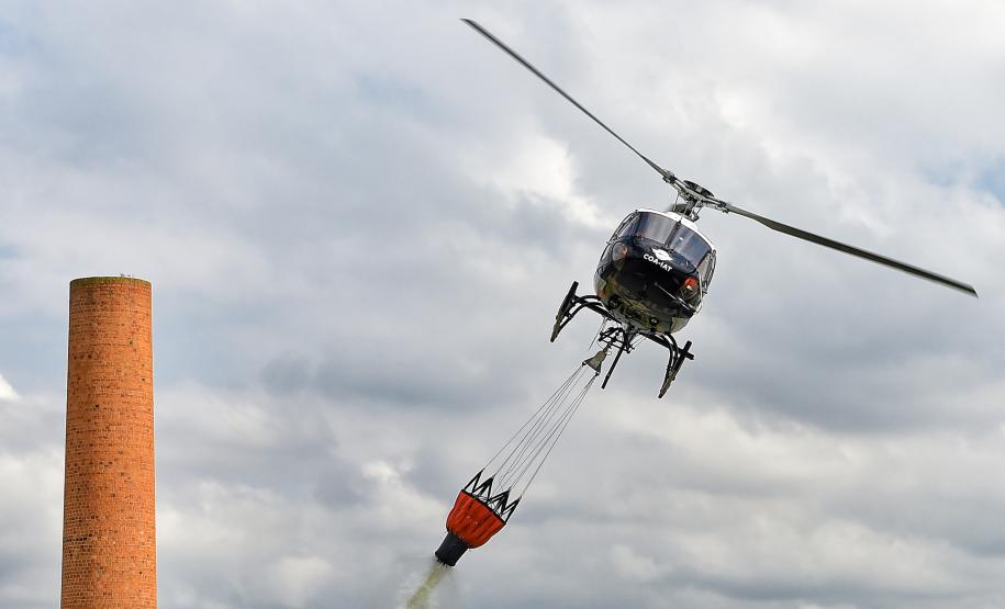Centro de Operações Aéreas do IAT capacita pilotos para combate a incêndios