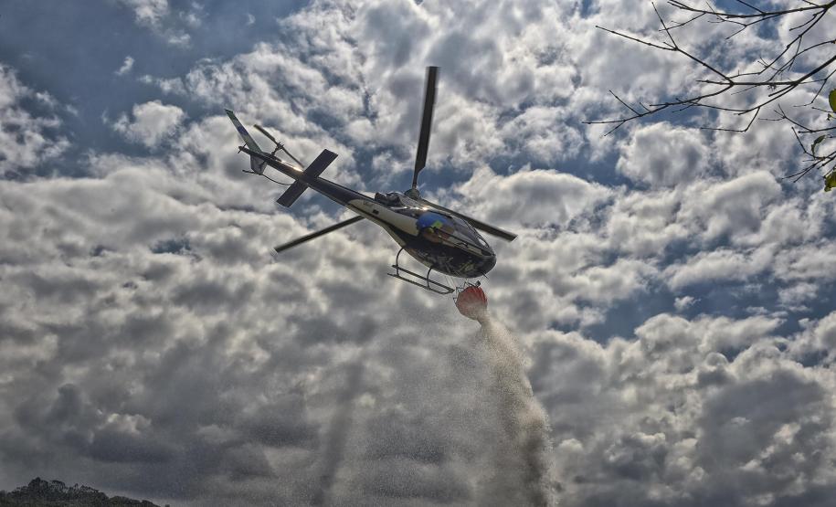 Centro de Operações Aéreas do IAT capacita pilotos para combate a incêndios