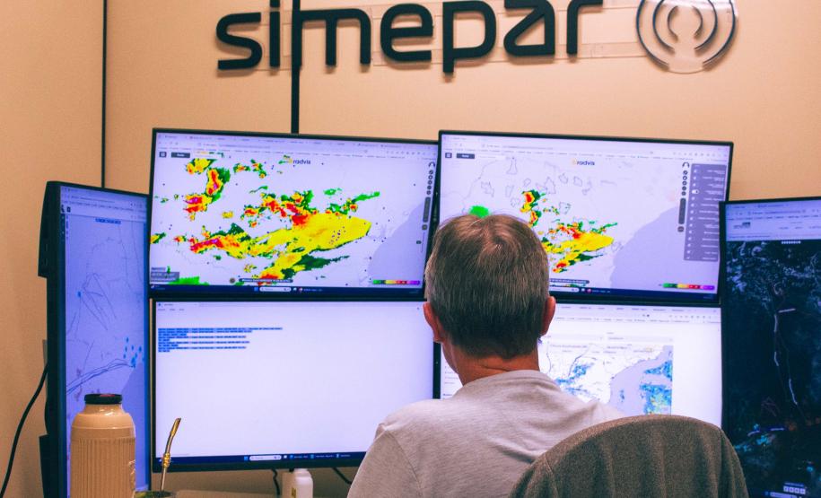 Simepar completa 33 anos com expansão nos sistemas de monitoramento
