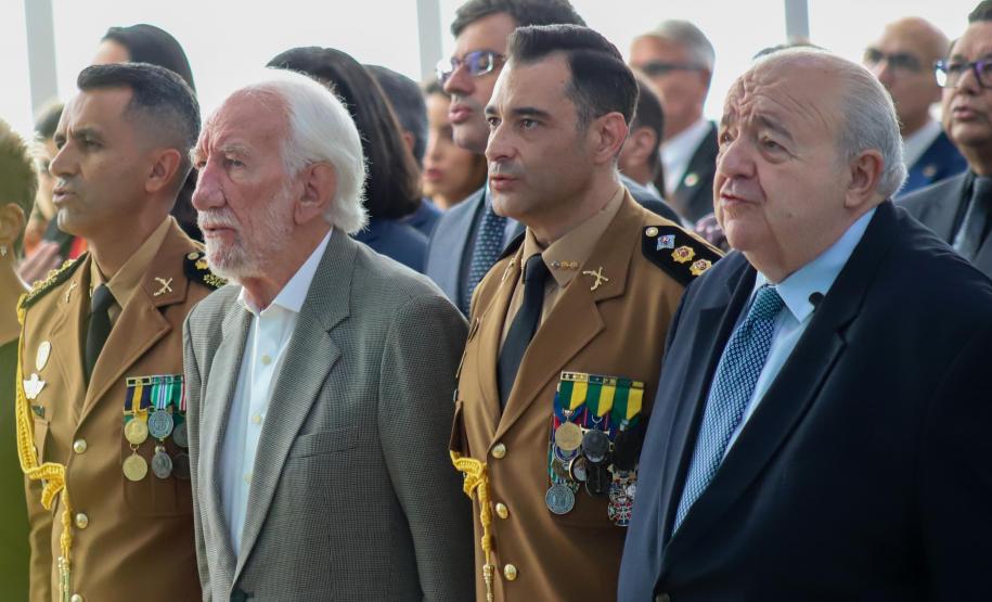 Greca é homenageado com Medalha de Mérito da Casa Militar