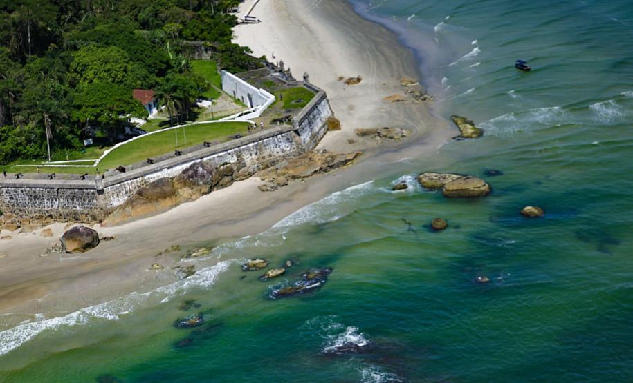 Shows do Verão Maior na Ilha do Mel terão embarques de ida e volta em horário estendido