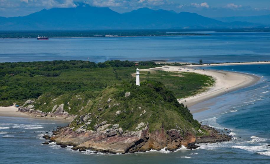 Shows do Verão Maior na Ilha do Mel terão embarques de ida e volta em horário estendido