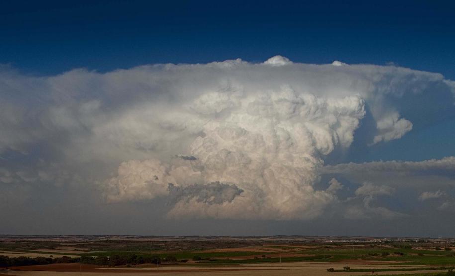 De olho no céu: Simepar explica os tipos de nuvens que apresentam riscos de tempestades