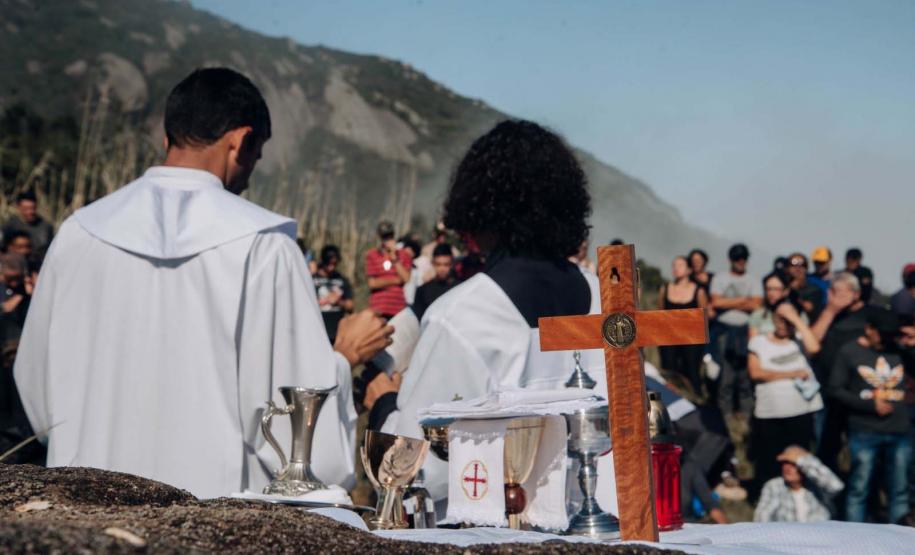 IAT fecha temporariamente trilhas do Anhangava e Samambaia para celebração da Missa da Paz