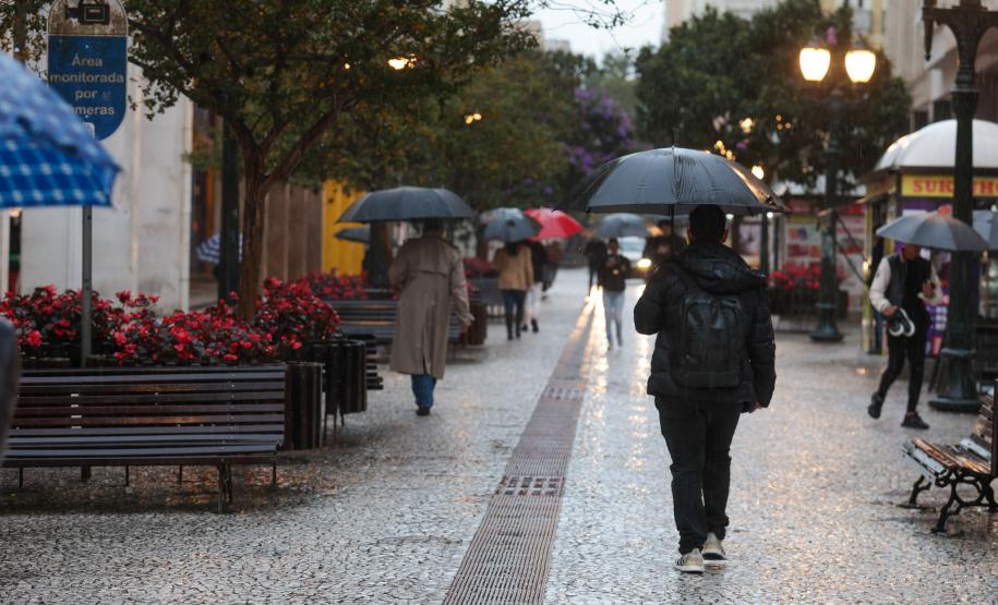 Fim de semana será gelado e com chuva em boa parte do Paraná, prevê Simepar