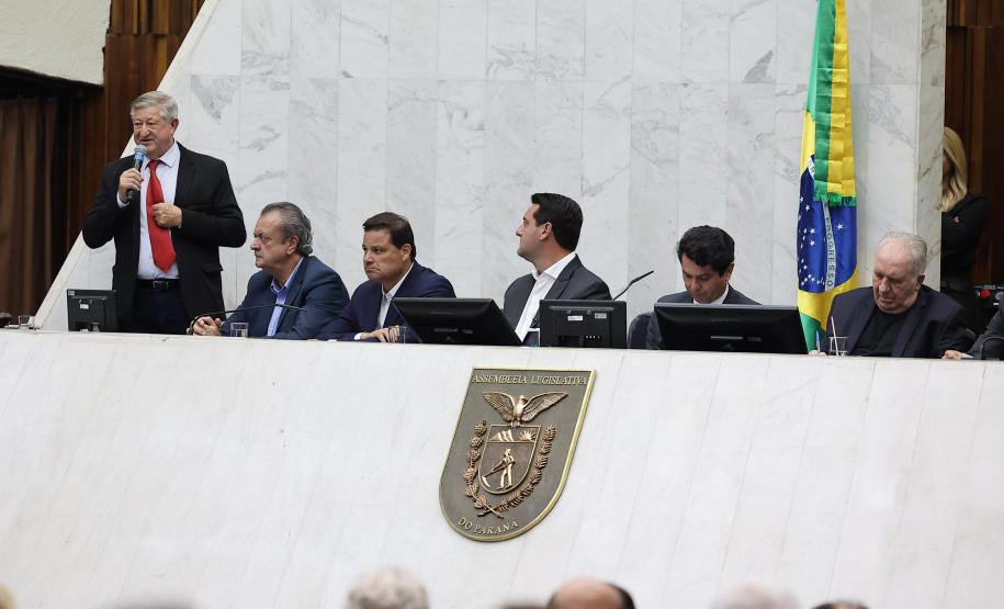 Governador participa da entrega do título de Cidadão Benemérito a José Luiz Scroccaro