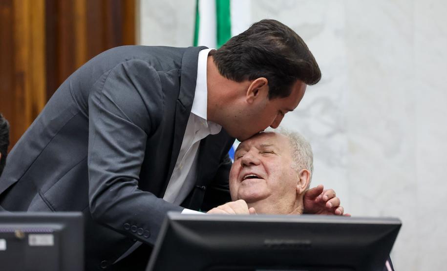 Governador participa da entrega do título de Cidadão Benemérito a José Luiz Scroccaro
