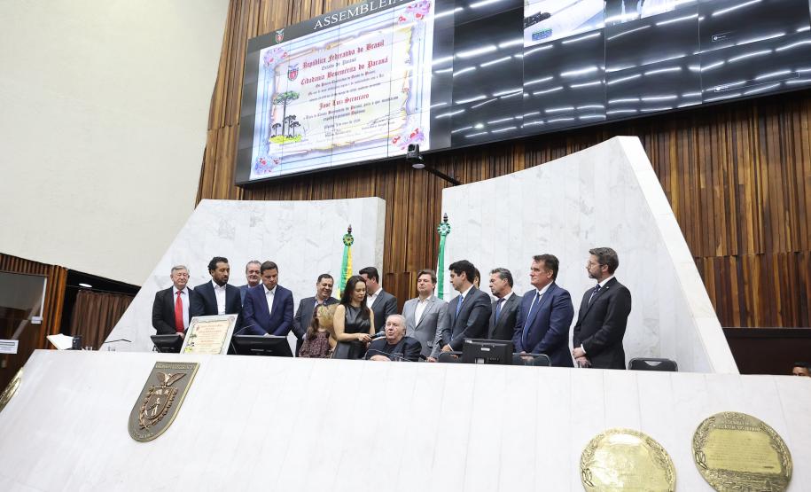 Governador participa da entrega do título de Cidadão Benemérito a José Luiz Scroccaro