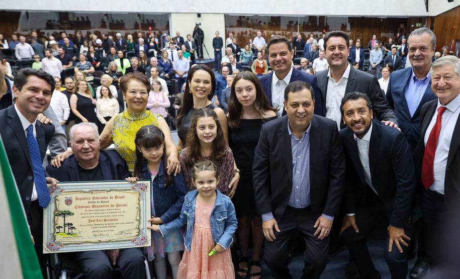 Governador participa da entrega do título de Cidadão Benemérito a José Luiz Scroccaro