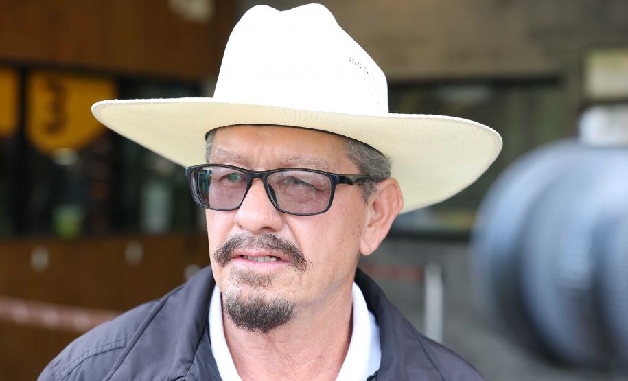 Governador entrega títulos de propriedade a 260 famílias dos Campos Gerais e da RMC