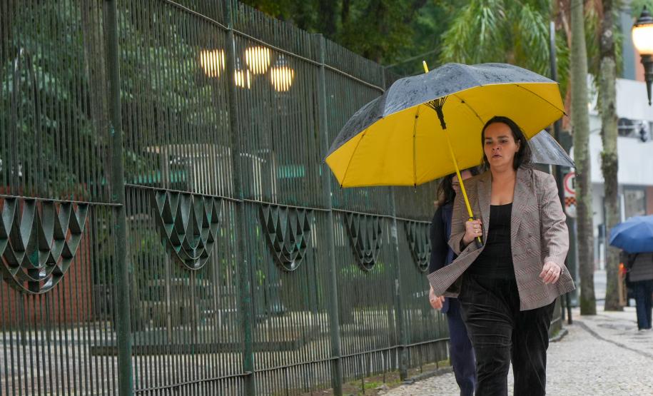 Simepar prevê tempestades nas regiões Oeste e Norte do Paraná entre quinta e sexta-feira