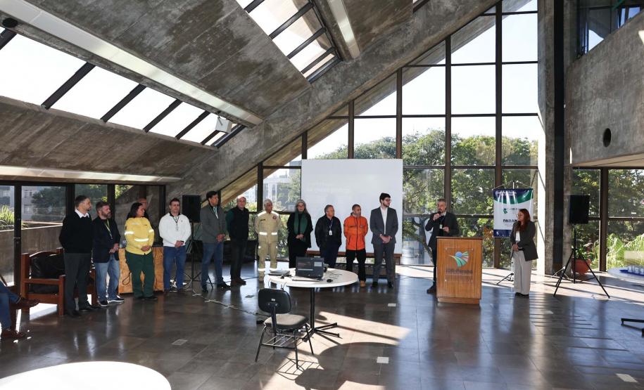 Campanha de prevenção e combate a incêndios florestais é iniciada no Paraná