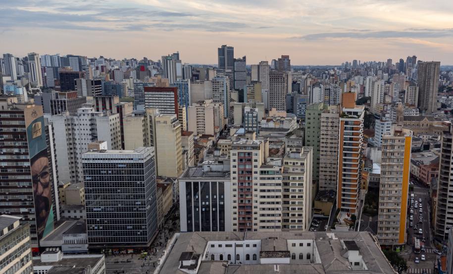 Paraná terá tempo estável na estreia do Brasil na Copa e retorno das chuvas no domingo