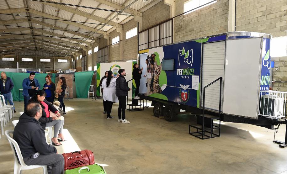 Vet-Móvel Paraná inicia atendimentos em Campo Magro e Bocaiúva do Sul