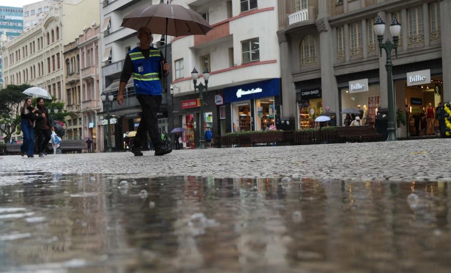 Chuva fica acima e temperaturas abaixo da média no Paraná em junho, aponta Simepar