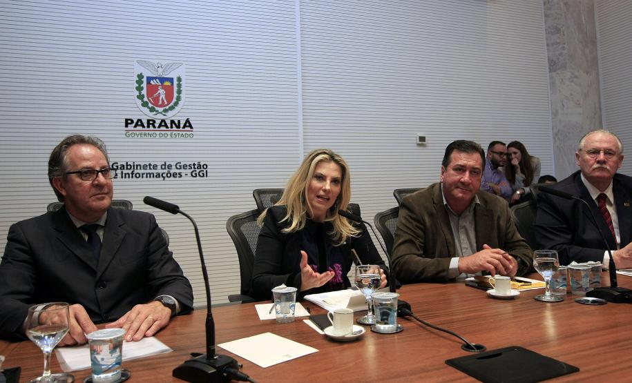 Programa de Monitoramento da Qualidade do Ar A governadora em exercício Cida Borghetti participou nesta segunda-feira(19) no GGI-Gabinete de Gestão e Informações do lançamento do Programa de Monitoramento da Qualidade do Ar.  - Curitiba/Pr, 19/06/2017.Foto: Jonas Oliveira/Vice Governadoria