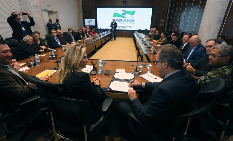 A governadora em exercício Cida Borghetti participou nesta segunda-feira(19) no GGI-Gabinete de Gestão e Informações do lançamento do Programa de Monitoramento da Qualidade do Ar.  - Curitiba/Pr, 19/06/2017.Foto: Orlando Kissner/ANPr