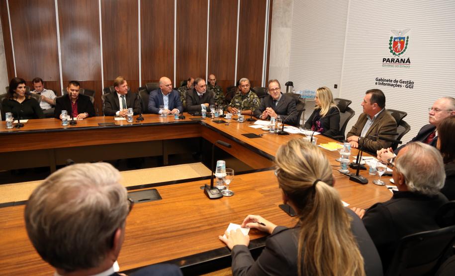 A governadora em exercício Cida Borghetti participou nesta segunda-feira(19) no GGI-Gabinete de Gestão e Informações do lançamento do Programa de Monitoramento da Qualidade do Ar.  - Curitiba/Pr, 19/06/2017.Foto: Orlando Kissner/ANPr