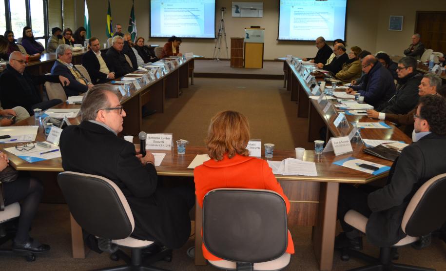 Secretário do Meio Ambiente do Paraná, Antonio Carlos Bonett durante a 29ª reunião ordinária do Conselho Estadual de Recurso Hídricos do Paraná, evento coordenado pela secretaria estadual do Meio Ambiente e Recursos Hídricos (SEMA). Curitiba, 19/07/2017.Foto: Divulgação Sema