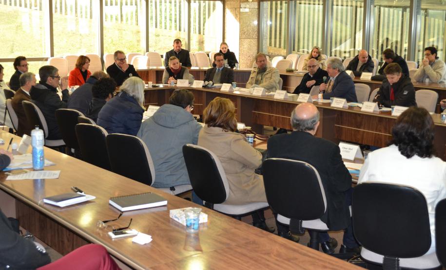 Secretário do Meio Ambiente do Paraná, Antonio Carlos Bonett durante a 29ª reunião ordinária do Conselho Estadual de Recurso Hídricos do Paraná, evento coordenado pela secretaria estadual do Meio Ambiente e Recursos Hídricos (SEMA). Curitiba, 19/07/2017.Foto: Divulgação Sema