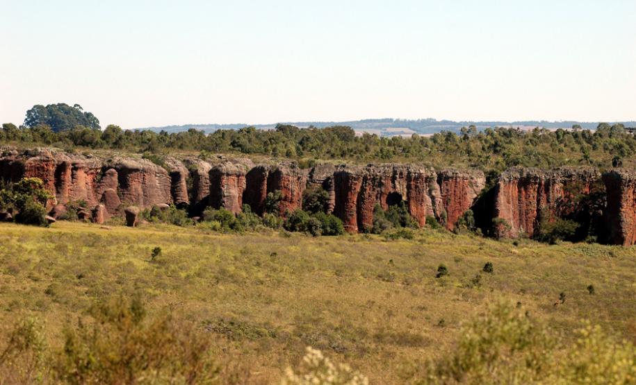 Em comemoração aos 60 anos da criação do Parque Estadual de Vila Velha, em Ponta Grossa ? um dos pontos turísticos mais conhecidos do Paraná - o Governo do Estado preparou uma programação especial, a partir desta quarta-feira (16), com eventos culturais e de educação ambiental. Foto: Divulgação