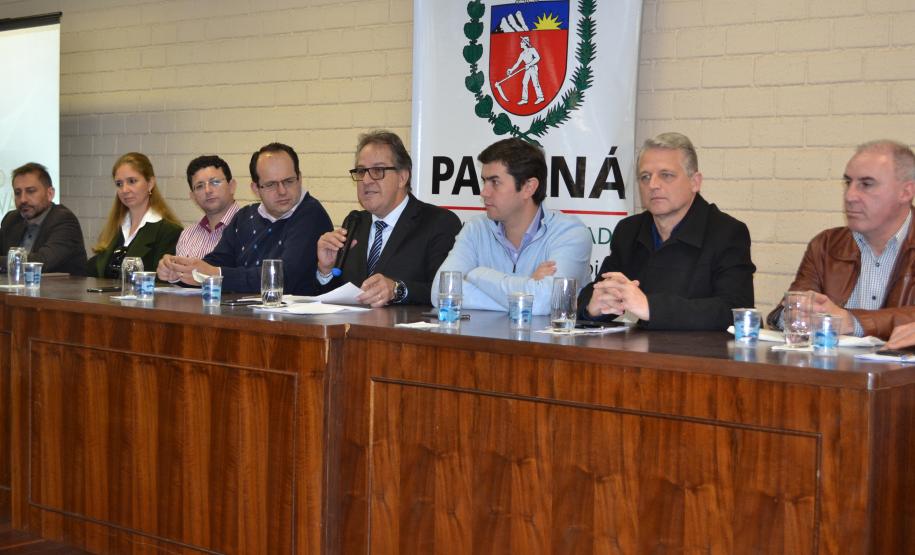 O Governo do Paraná, por meio da Secretaria do Meio Ambiente e Recursos Hídricos, em parceria com Itaipu Binacional e Ministério do Meio Ambiente, promove o 2º Encontro Formativo do Programa Nacional de Formação e Capacitação de Gestores Ambientais (PNC), em Guarapuava. Simultaneamente acontece o 2º Seminário Regional do Meio Ambiente. A capacitação teve início nesta quinta-feira (24) e segue até o final da tarde de sexta-feira (25).Guarapuava, 24/08/2017.Foto: Divulgação SEMA