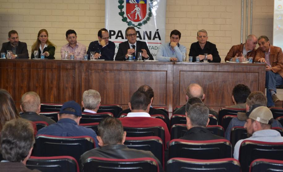 O Governo do Paraná, por meio da Secretaria do Meio Ambiente e Recursos Hídricos, em parceria com Itaipu Binacional e Ministério do Meio Ambiente, promove o 2º Encontro Formativo do Programa Nacional de Formação e Capacitação de Gestores Ambientais (PNC), em Guarapuava. Simultaneamente acontece o 2º Seminário Regional do Meio Ambiente. A capacitação teve início nesta quinta-feira (24) e segue até o final da tarde de sexta-feira (25).Guarapuava, 24/08/2017.Foto: Divulgação SEMA