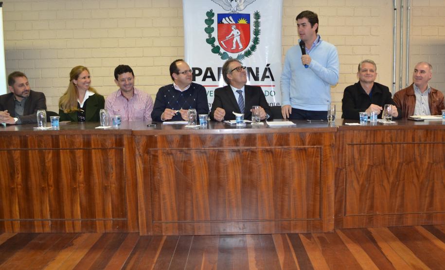 O Governo do Paraná, por meio da Secretaria do Meio Ambiente e Recursos Hídricos, em parceria com Itaipu Binacional e Ministério do Meio Ambiente, promove o 2º Encontro Formativo do Programa Nacional de Formação e Capacitação de Gestores Ambientais (PNC), em Guarapuava. Simultaneamente acontece o 2º Seminário Regional do Meio Ambiente. A capacitação teve início nesta quinta-feira (24) e segue até o final da tarde de sexta-feira (25).Guarapuava, 24/08/2017.Foto: Divulgação SEMA