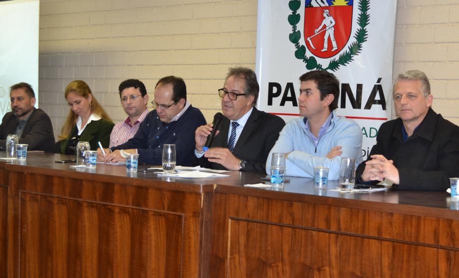 O Governo do Paraná, por meio da Secretaria do Meio Ambiente e Recursos Hídricos, em parceria com Itaipu Binacional e Ministério do Meio Ambiente, promove o 2º Encontro Formativo do Programa Nacional de Formação e Capacitação de Gestores Ambientais (PNC), em Guarapuava. Simultaneamente acontece o 2º Seminário Regional do Meio Ambiente. A capacitação teve início nesta quinta-feira (24) e segue até o final da tarde de sexta-feira (25).Guarapuava, 24/08/2017.Foto: Divulgação SEMA