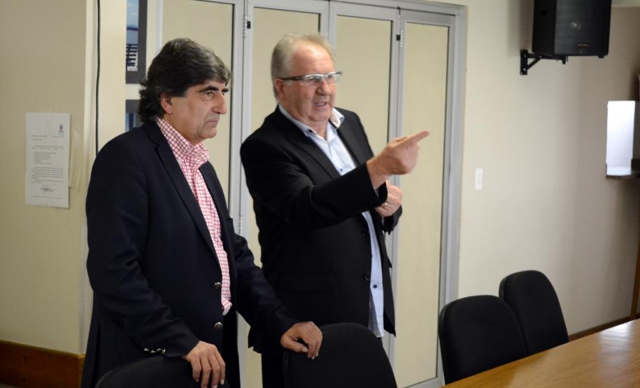 Missão portuguesa de Meio Ambiente, chefiada pelo secretário de Estado do Ambiente de Portugal, Carlos Manuel Martins, durante encontro na Secretaria de Meio Ambiente do Paraná.Curitiba, 02/02/2018.Foto: Divulgação SEMA