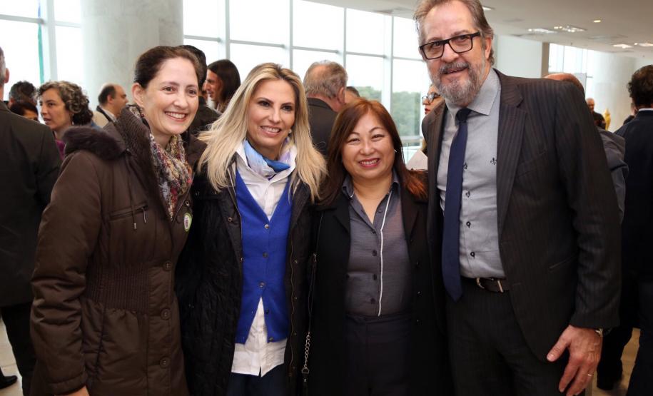 O Governo do Paraná vai recompensar os proprietários de imóveis urbanos ou rurais para que protejam as áreas naturais situadas em suas propriedades. A governadora Cida Borghetti lançou nesta quarta-feira (27) o projeto de Pagamento de Serviços Ambientais (PSA), que vai conceder incentivos econômicos para quem conservar estas áreas.Curitiba, 27/06/2018.Foto: José Fernando Ogura/ANPr