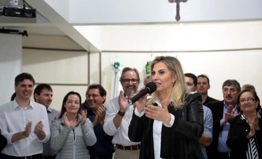 Em solenidade na Câmara Municipal de Francisco Beltrão, neste sábado (30), a governadora Cida Borghetti anunciou R$ 87 milhões para obras de infraestrutura a ações na região Sudoeste. Dos recursos, R$ 76,6 milhões fazem parte do Programa Estadual de Recuperação e Conservação de Estradas, que tem R$ 1,5 bilhão para melhorias na malha rodoviária estadual.-. Francisco Beltrão,30/06/2018 Foto:Jaelson Lucas / ANPr