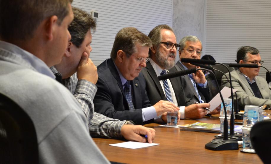 Foi lançada na manhã desta segunda-feira (19) a publicação com os resultados do Inventário Florestal Nacional no Paraná, em cerimônia realizada no Palácio Iguaçu