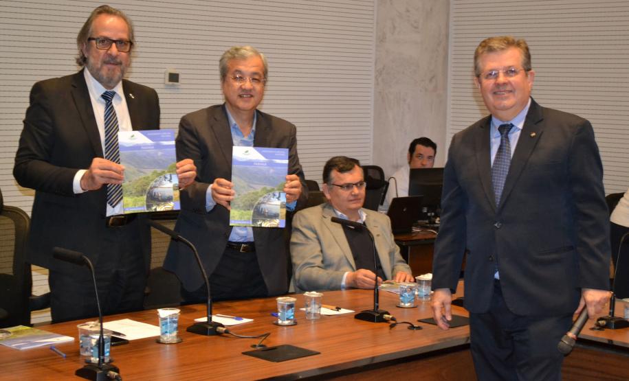 Foi lançada na manhã desta segunda-feira (19) a publicação com os resultados do Inventário Florestal Nacional no Paraná, em cerimônia realizada no Palácio Iguaçu